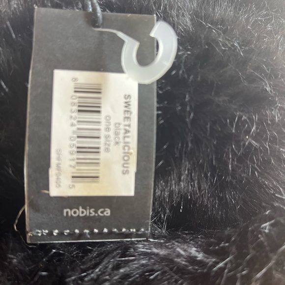 Nobis Faux Fur winter hat - Picture 3 of 4